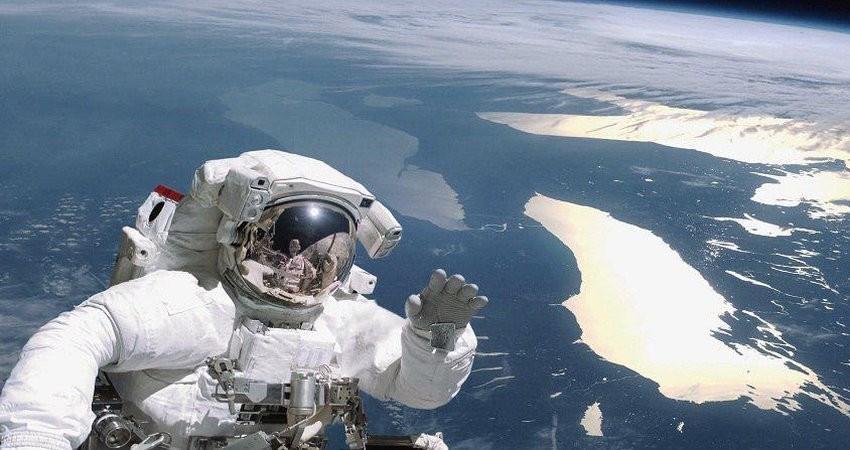 سفر به فضا چقدر آب می خورد؟
