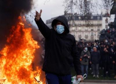 ببینید ، حمله معترضان خشمگین فرانسه به منزل شهردار پاریس ، خودروی شهردار را آتش زدند