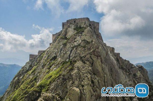 میراث فرهنگی خواهان تملک 60 هکتار از محوطه قلعه بابک کلیبر است